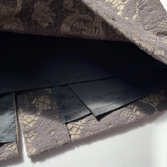 Banana Republic pencil skirt - Picture 5 of 8